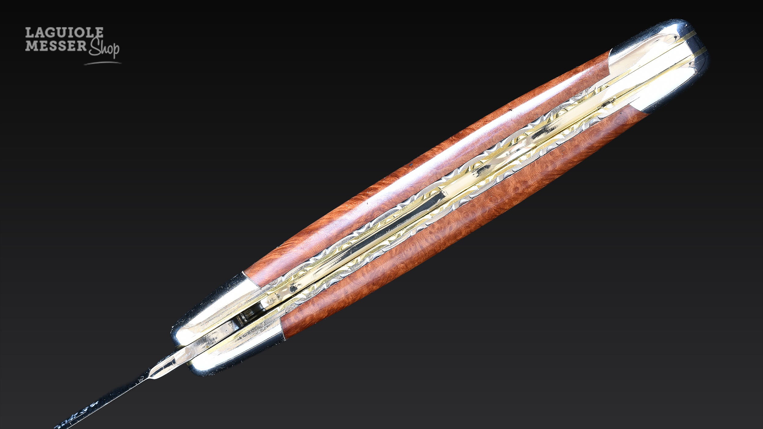 Forge de Laguiole, Sicht auf Klingenbett mit beidseitig ziselierte Platine