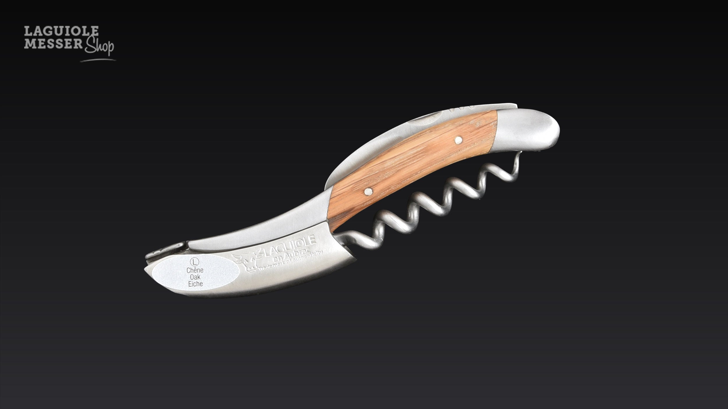 Honoré Durand Laguiole Sommelier Taschenmesser mit Griff aus Eichenholz, geschlossen dargestellt