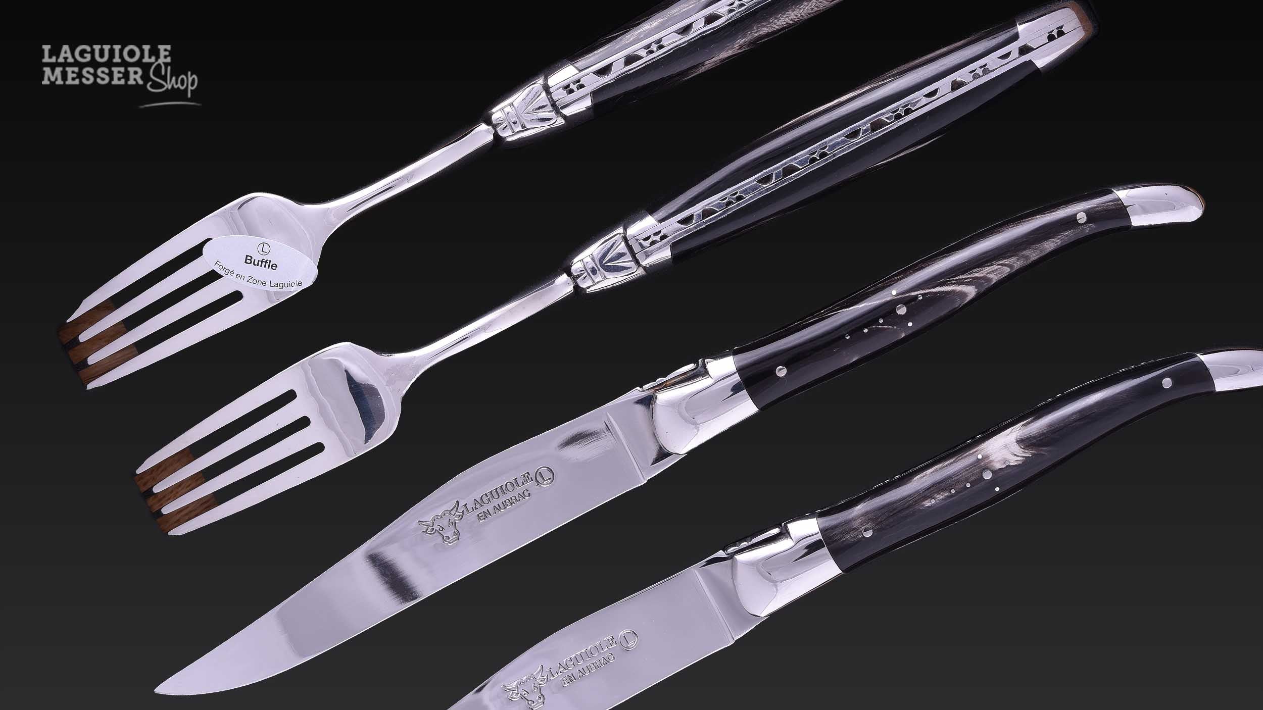 Zwei Steakmesser und zwei Gabeln aus Büffelhorn von Laguiole en Aubrac