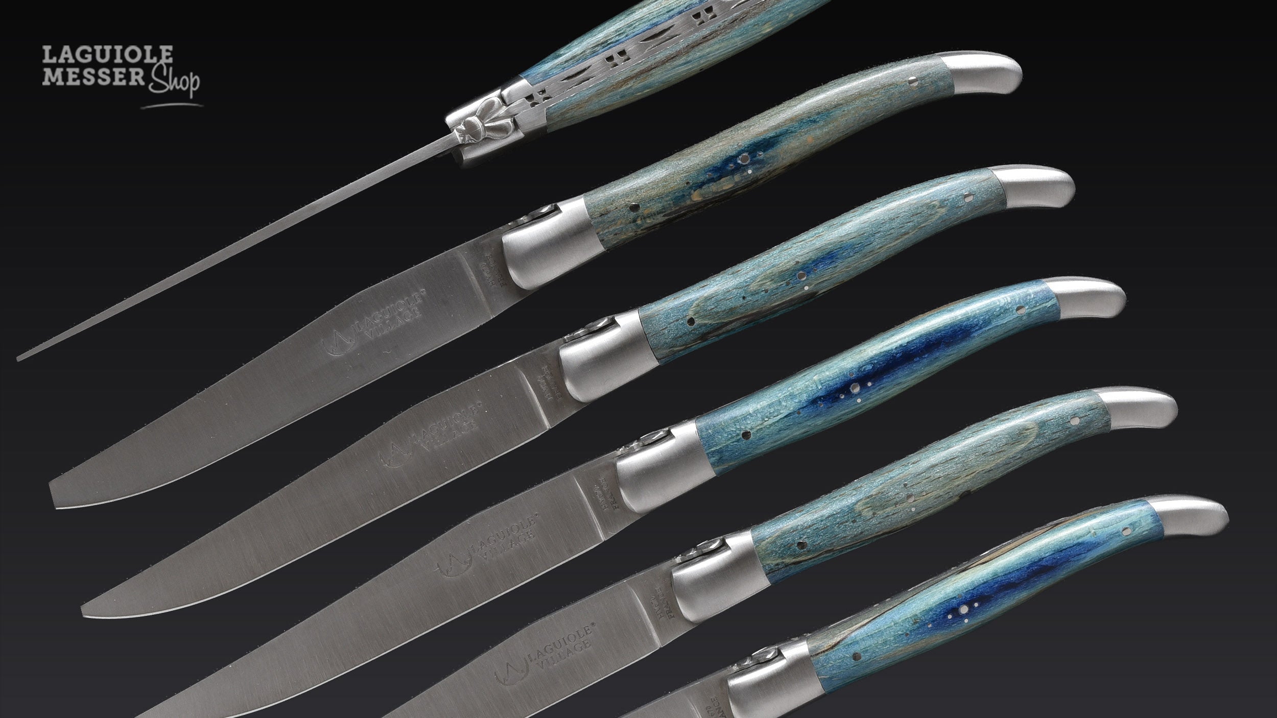 Laguiole Village Steakmesserset mit blau gefärbten Buchenholzgriffen und satinierten Inox-Heftbacken