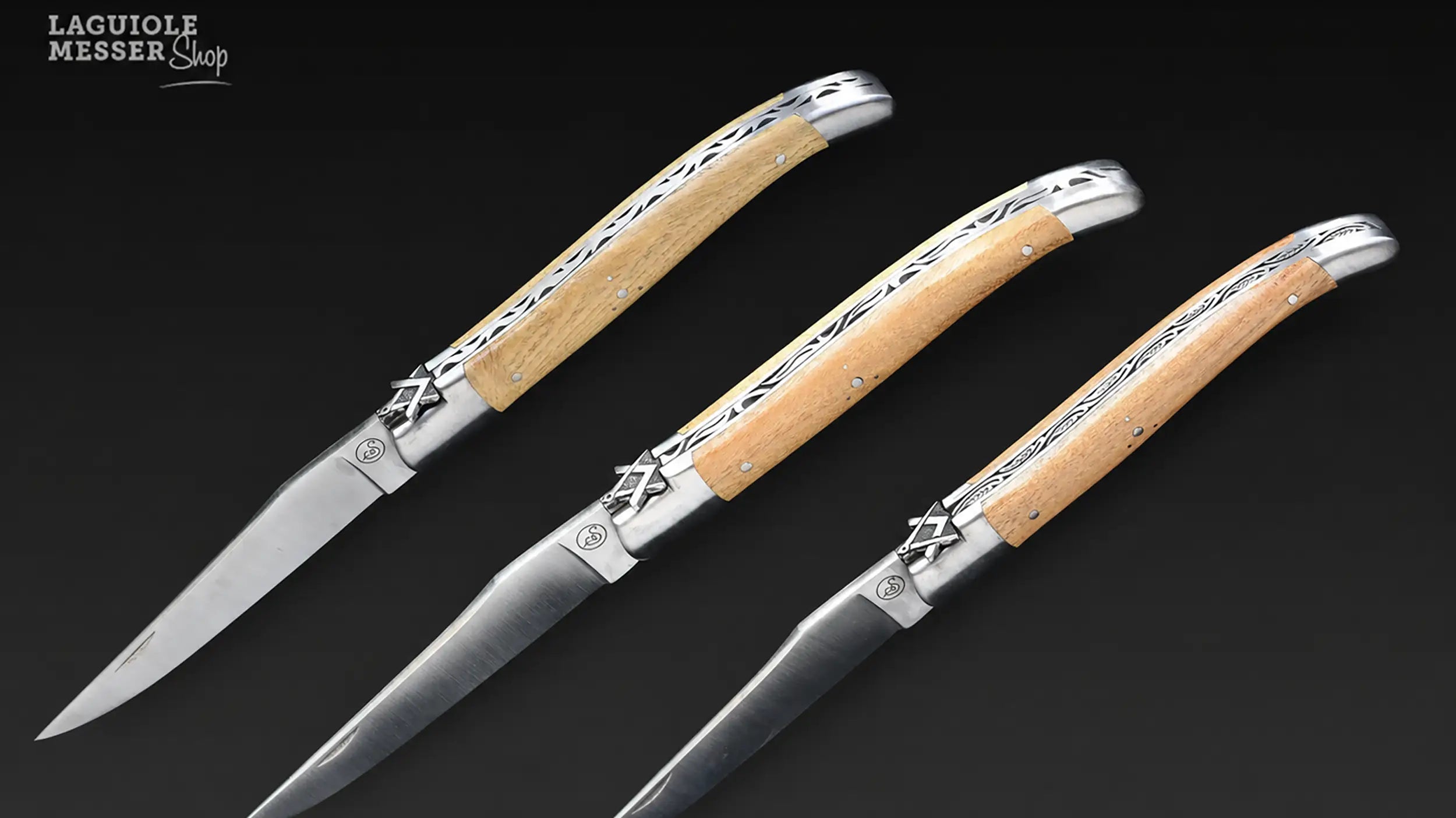 Freimaurer Laguiole Trilogie Lehrling Geselle Meister mit drei Taschenmessern von Benoît Salesses aus Akazienholz