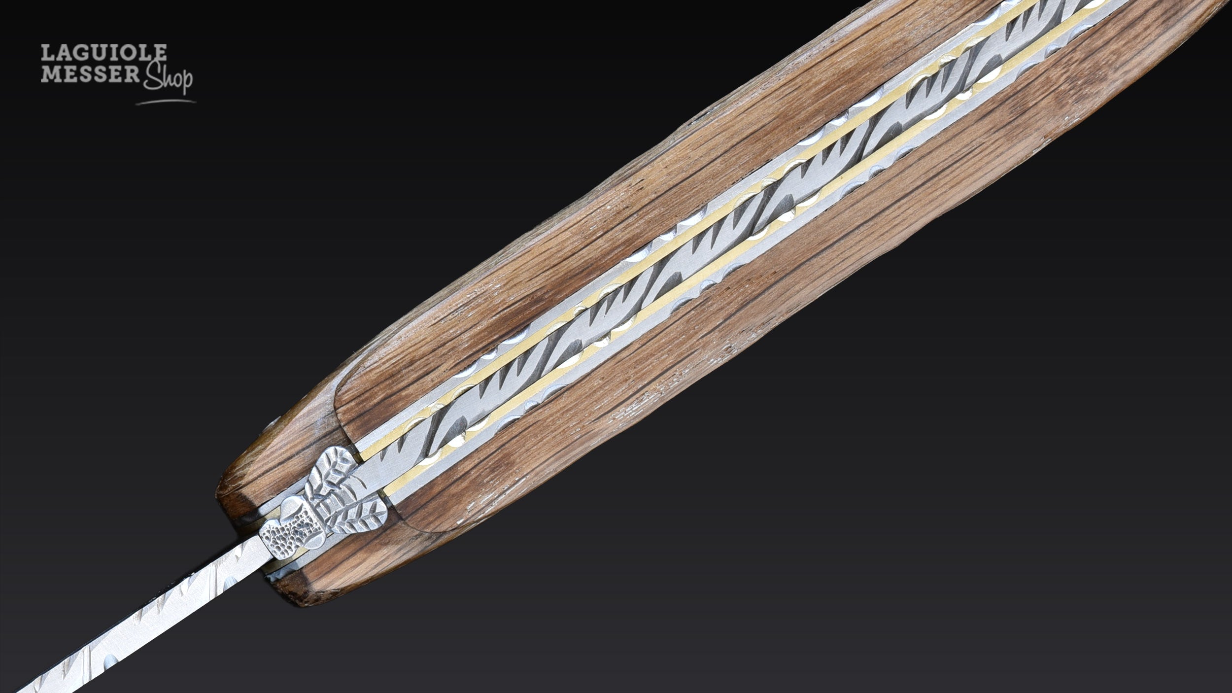 Handziselierte Laguiole-Biene und Doppelplatine mit Messingeinlagen am Forge de Laguiole Collection Messer