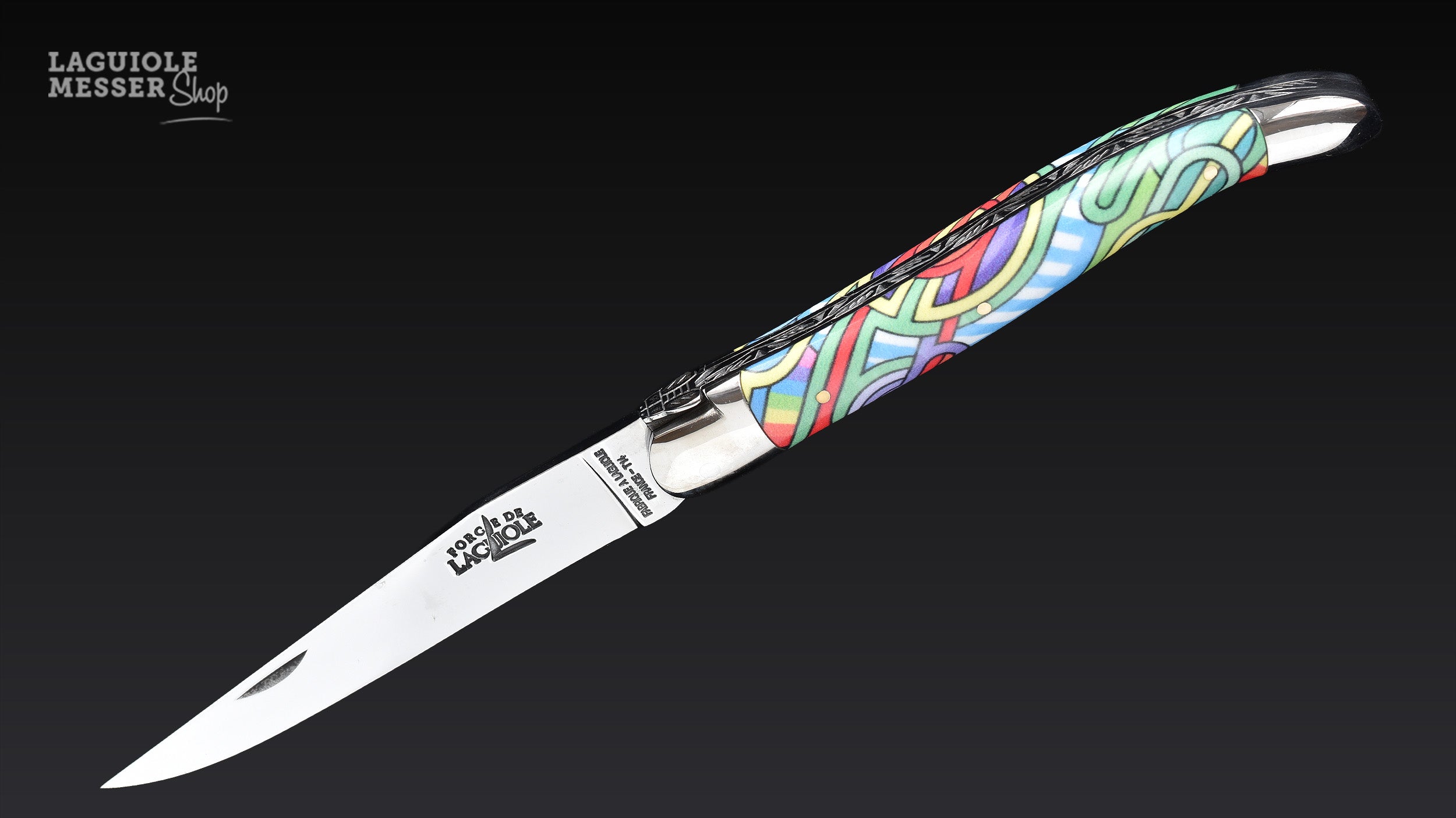 Laguiole Taschenmesser Antares aus der Sonderserie «Happy Wallmaker» von Seize mit farbigem Griff und geöffneter Klinge