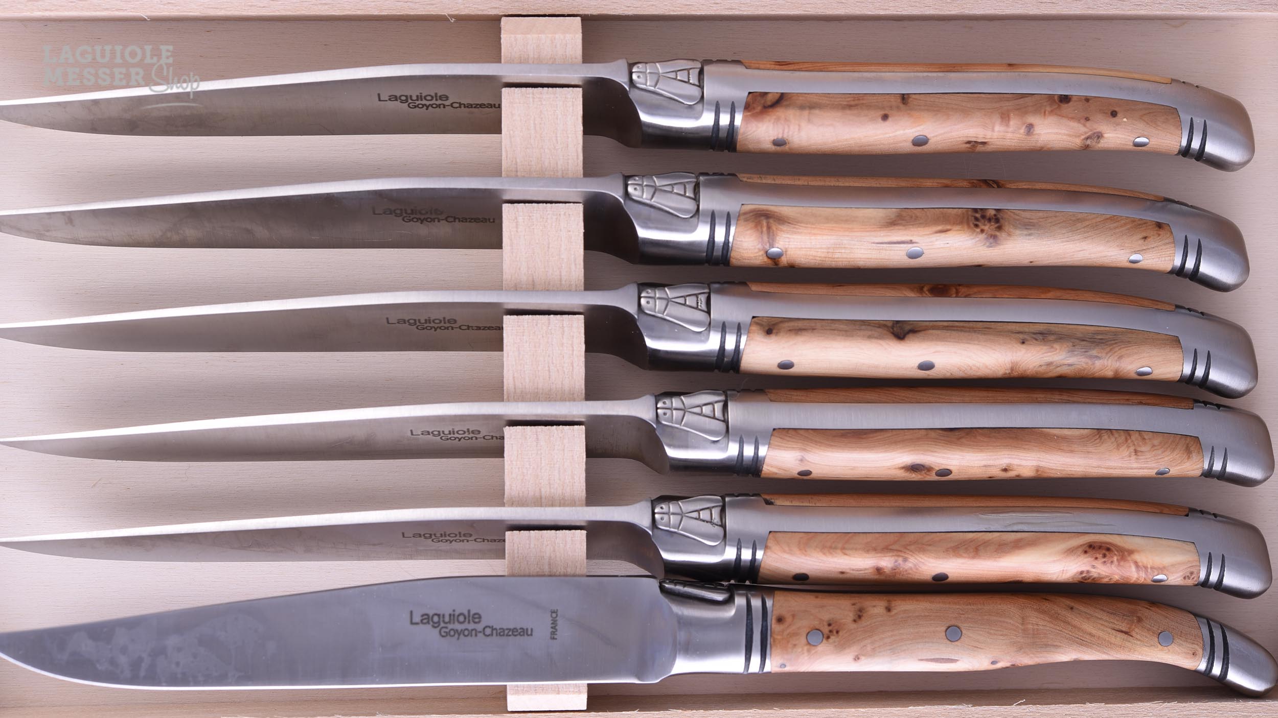 Laguiole Steakmesser aus Wacholderholz im Atelier-Etui – gefertigt in Thiers von Goyon Chazeau