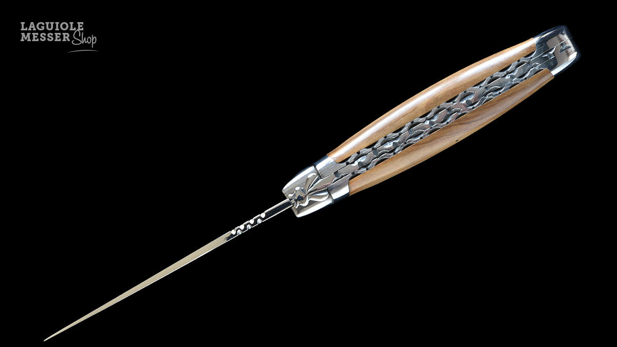 Double platines mit feiner Linienführung