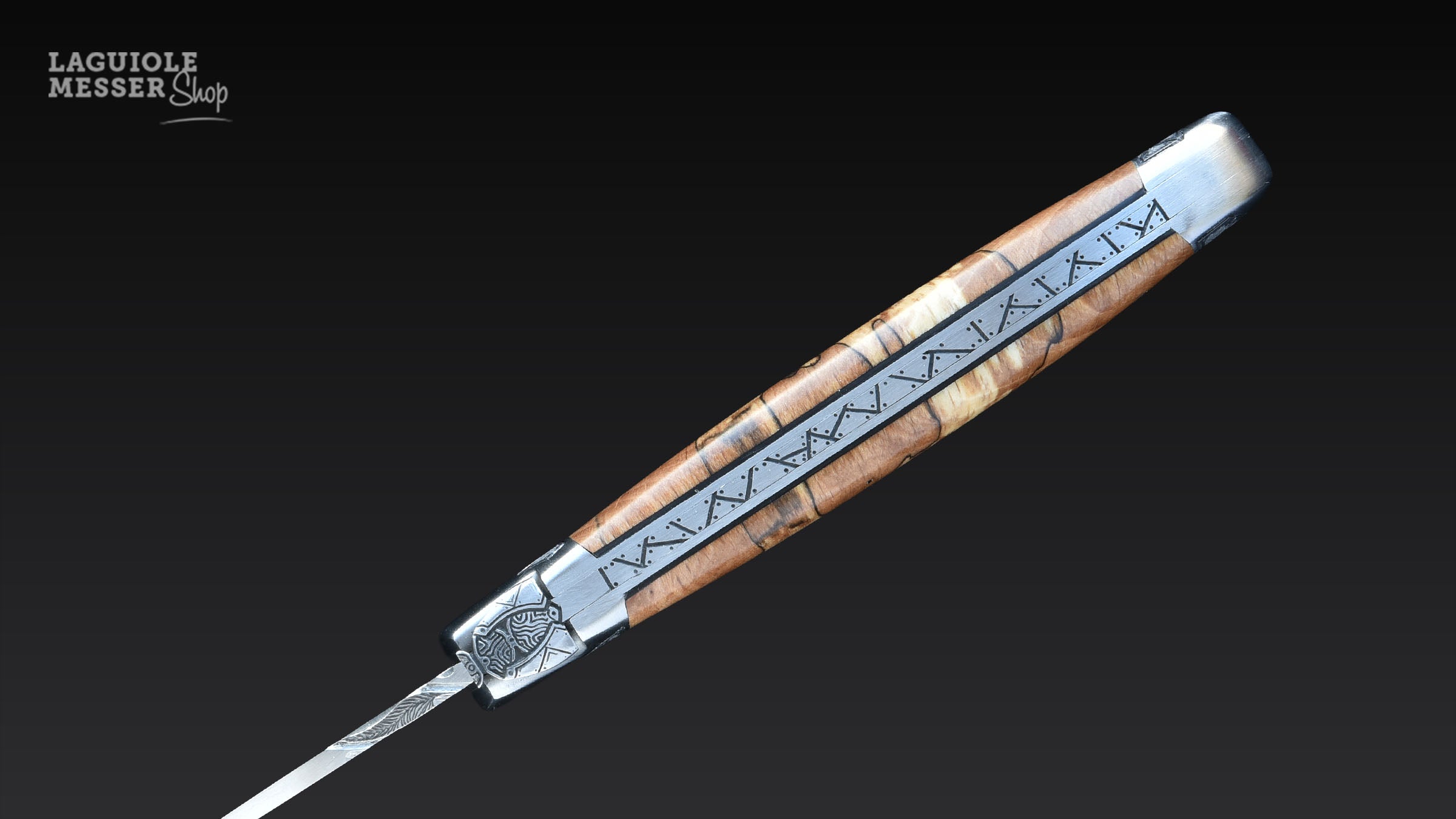 Detailaufnahme Griff aus Bois d’Aubrac mit natürlicher Maserung