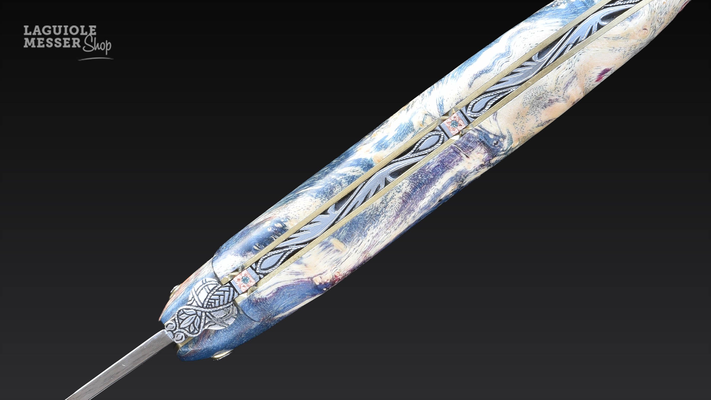 Handguillochiertes Ressort mit mouche gravée und zwei Brillanten