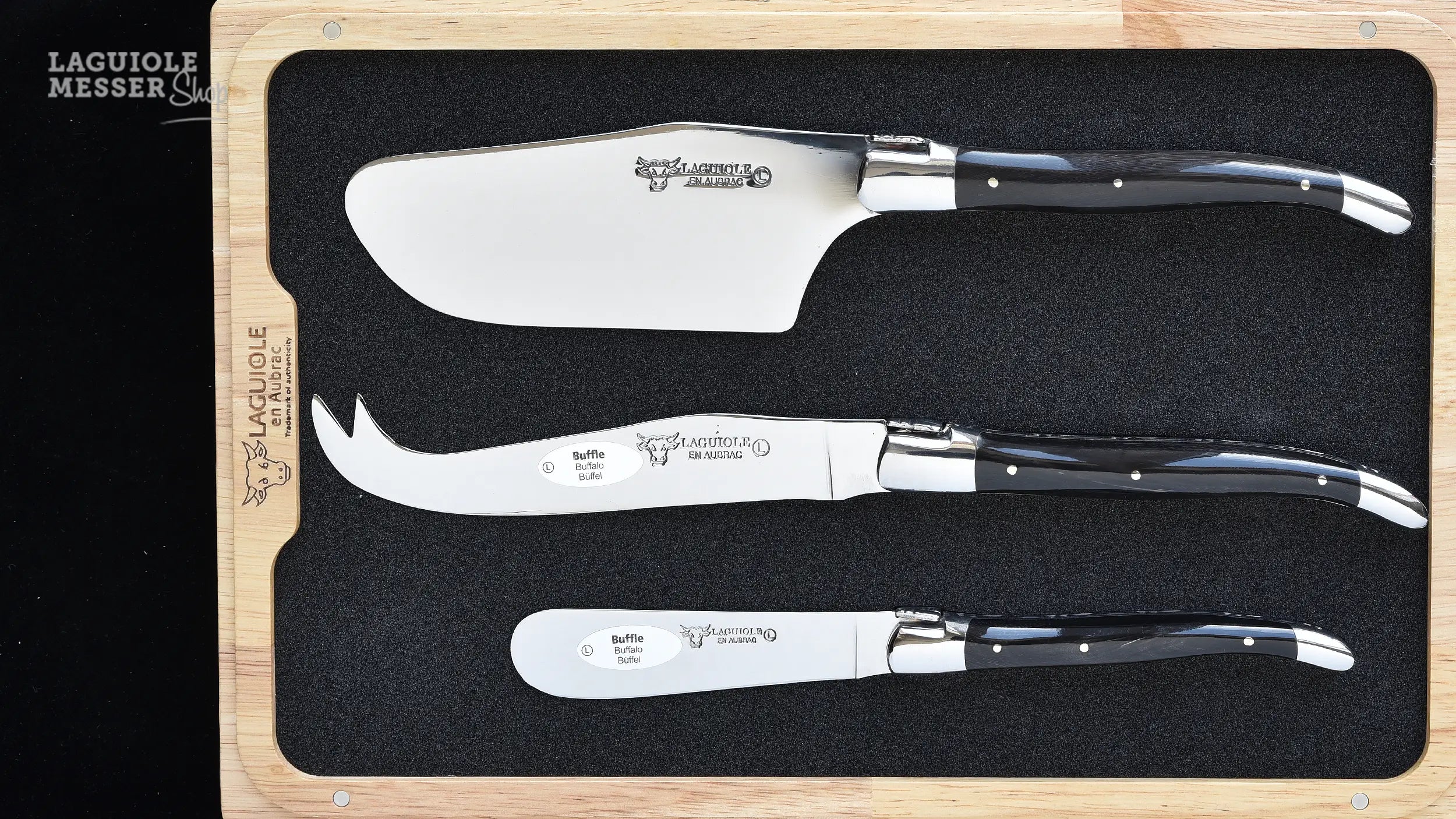 3-teiliges Laguiole Käsemesser-Set von Laguiole en Aubrac mit Büffelhorngriffen in Holzkassette
