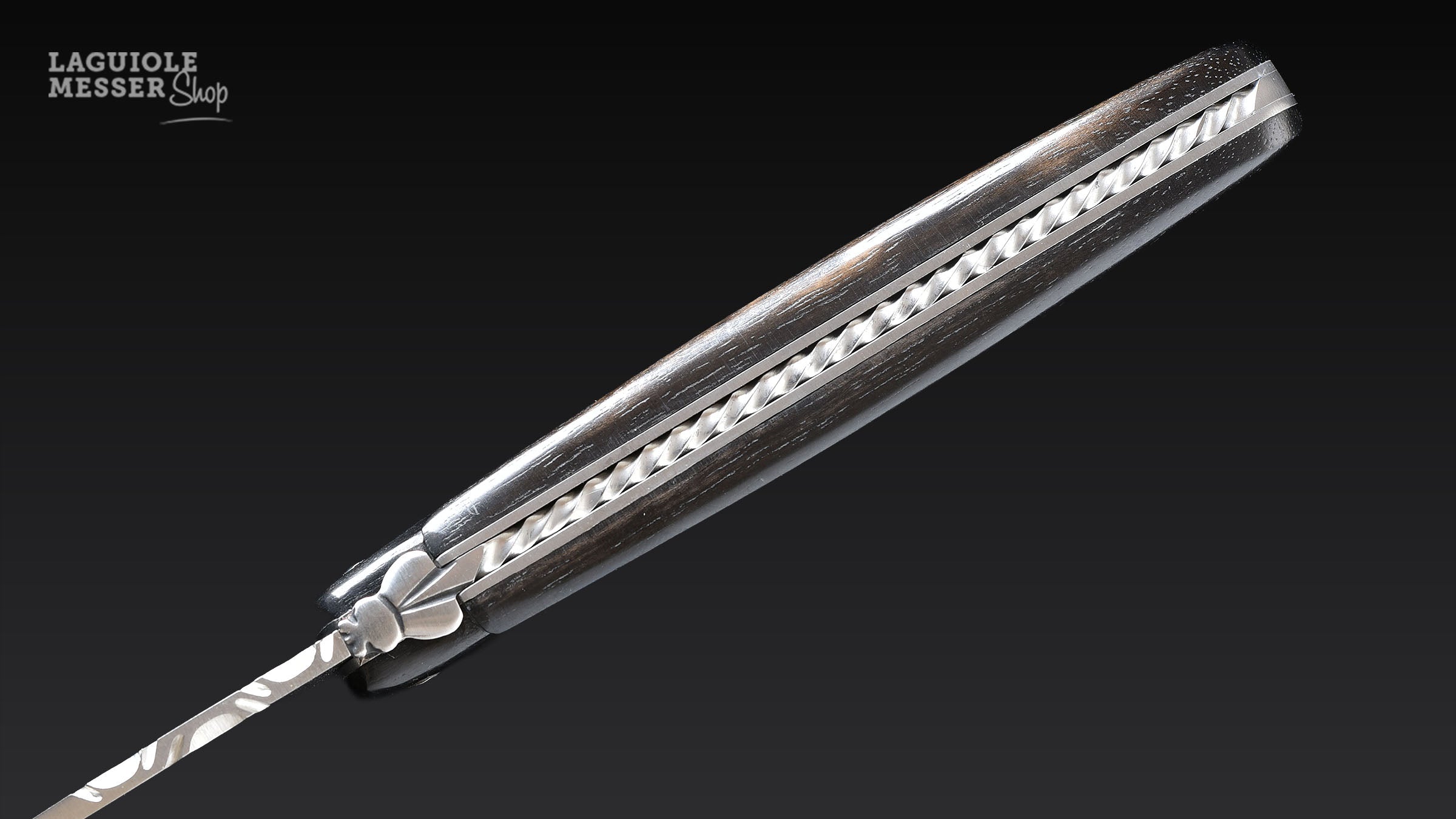 Detailaufnahme des torsadé Ressorts beim Laguiole Village Taschenmesser